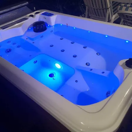 Tartanas Two Bedroom *