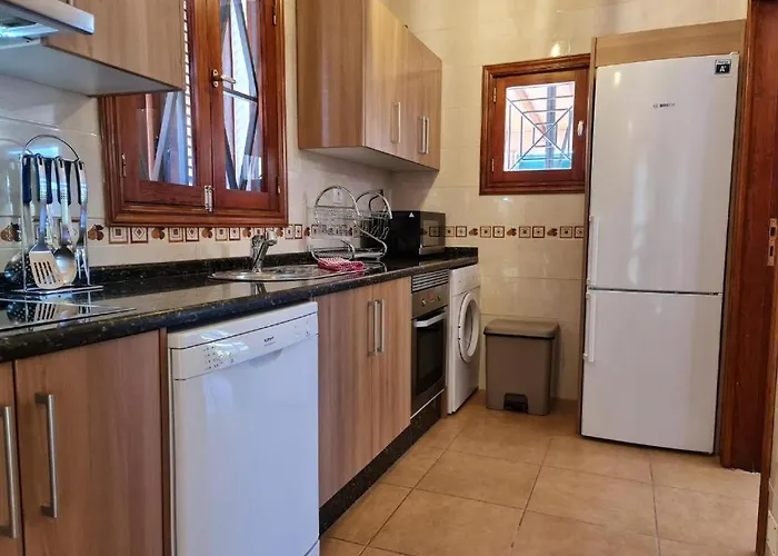 Tartanas Two Bedroom 別荘